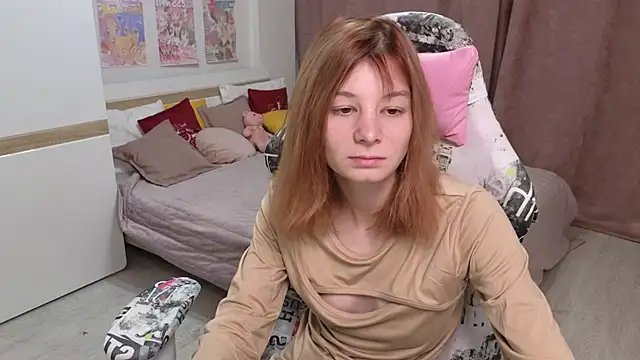 Snapshot of EllinEverly chatting on September 2025 10:02:01 PM EllinEverly online show from September 2025 10:02:01 PM