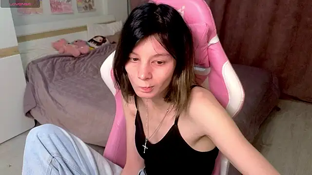 Snapshot of EllinEverly chatting on March 2026 09:20:01 PM EllinEverly online show from March 2026 09:20:01 PM