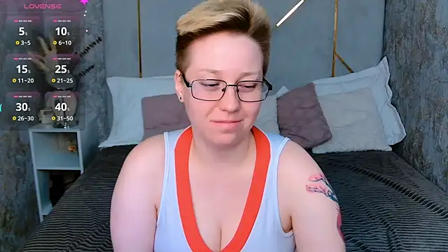 AlexandraGreen online show from October 2025 09:03:02 PM