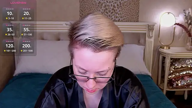 Snapshot of AlexandraGreen chatting on February 2026 09:13:01 PM AlexandraGreen online show from February 2026 09:13:01 PM