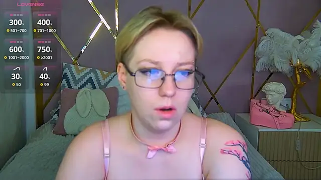 Snapshot of AlexandraGreen chatting on April 2026 05:21:01 PM AlexandraGreen online show from April 2026 05:21:01 PM