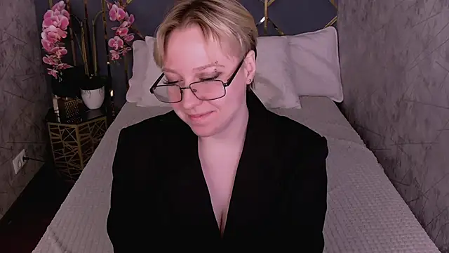 Snapshot of AlexandraGreen chatting on April 2026 09:26:02 PM AlexandraGreen online show from April 2026 09:26:02 PM