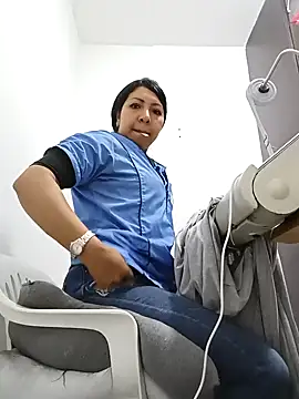 Snapshot of pocahontas_nex chatting on November 2025 03:33:01 PM pocahontas nex online show from November 2025 03:33:01 PM