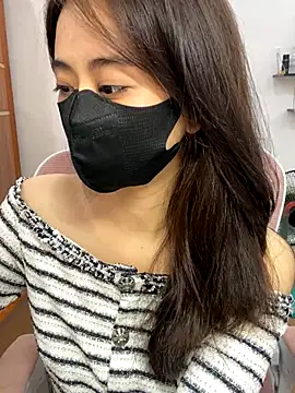 Snapshot of Mochi21 chatting on November 2025 04:34:01 AM Mochi21 online show from November 2025 04:34:01 AM