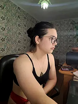 Snapshot of Albi_Glow chatting on October 2025 02:55:02 AM Albi Glow online show from October 2025 02:55:02 AM