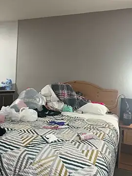 Snapshot of CinnaCakesss chatting on October 2025 10:26:02 AM CinnaCakesss online show from October 2025 10:26:02 AM