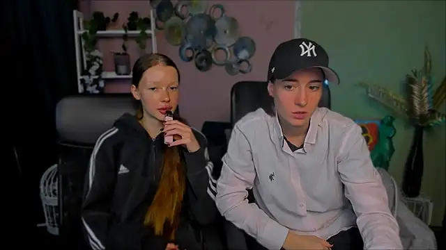 Snapshot of khloebeauty chatting on October 2025 07:12:02 PM khloebeauty online show from October 2025 07:12:02 PM