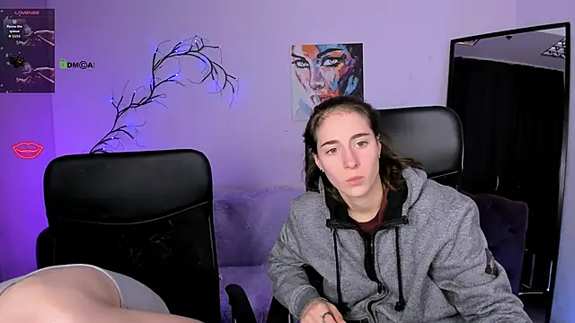 Snapshot of khloebeauty chatting on November 2025 08:18:01 PM khloebeauty online show from November 2025 08:18:01 PM