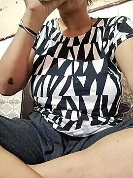 Snapshot of meenu_bhabhi547 chatting on September 2025 02:44:01 AM meenu bhabhi547 online show from September 2025 02:44:01 AM