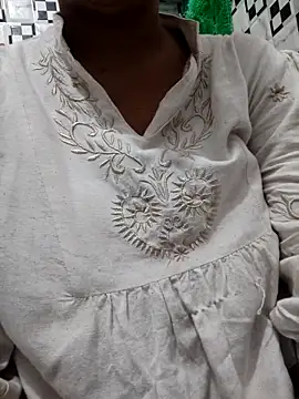 Snapshot of meenu_bhabhi547 chatting on September 2025 12:44:02 AM meenu bhabhi547 online show from September 2025 12:44:02 AM