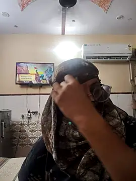 Snapshot of meenu_bhabhi547 chatting on September 2025 02:02:01 AM meenu bhabhi547 online show from September 2025 02:02:01 AM