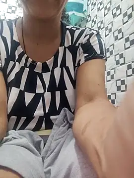 Snapshot of meenu_bhabhi547 chatting on September 2025 05:06:01 PM meenu bhabhi547 online show from September 2025 05:06:01 PM