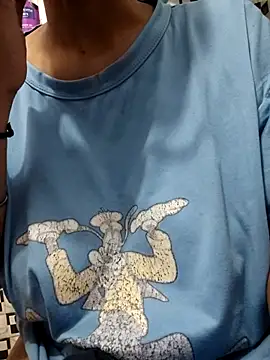 Snapshot of meenu_bhabhi547 chatting on October 2025 01:57:01 AM meenu bhabhi547 online show from October 2025 01:57:01 AM