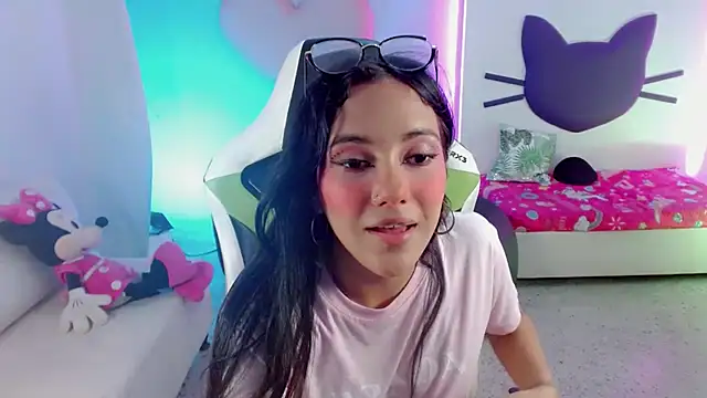 Snapshot of mishel_hott chatting on September 2025 09:15:02 PM mishel hott online show from September 2025 09:15:02 PM