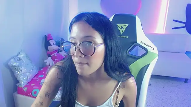 Snapshot of mishel_hott chatting on September 2025 11:31:02 PM mishel hott online show from September 2025 11:31:02 PM