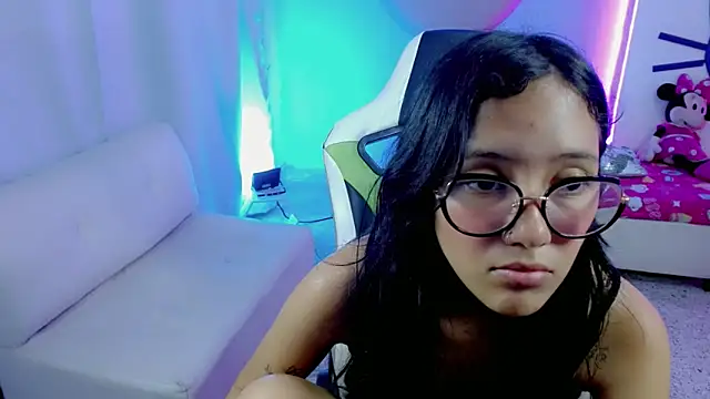 Snapshot of mishel_hott chatting on October 2025 08:42:02 PM mishel hott online show from October 2025 08:42:02 PM