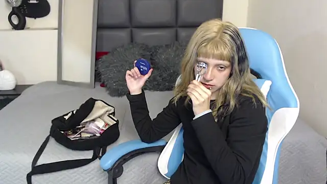 Snapshot of Amnesia_ chatting on September 2025 01:11:02 PM Amnesia online show from September 2025 01:11:02 PM