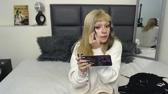 Snapshot of Amnesia_ chatting on September 2025 01:22:01 PM Amnesia online show from September 2025 01:22:01 PM