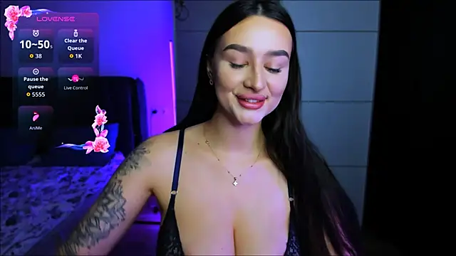 Veronica Larsson online show from November 2025 08:19:02 PM