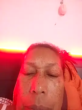 Naomi-Mature online show from December 2025 09:14:01 AM