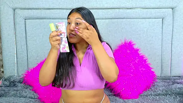 SharaRous online show from November 2025 12:04:01 PM