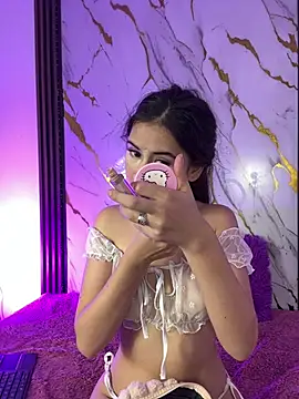 Snapshot of nina_vixen chatting on May 2026 06:59:01 PM nina vixen online show from May 2026 06:59:01 PM