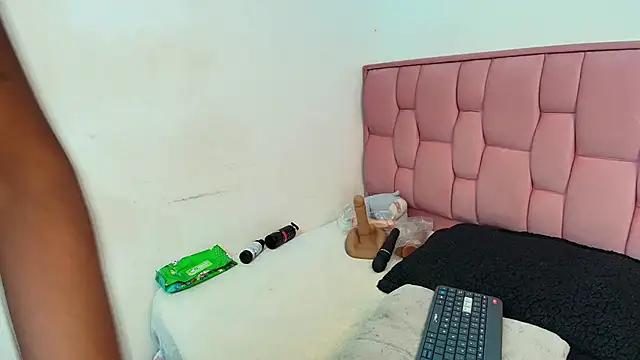 victoria aphril online show from February 2026 03:02:01 AM