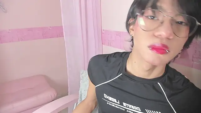 Snapshot of Liam_evvan chatting on October 2025 04:20:02 AM Liam evvan online show from October 2025 04:20:02 AM