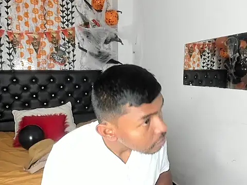 Adam Morgan2 online show from November 2025 07:24:01 PM