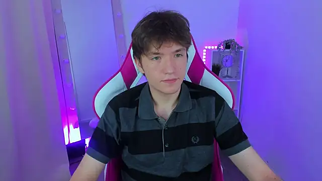 Ethan Rivers online show from October 2025 08:50:02 PM