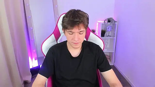 Ethan Rivers online show from October 2025 08:51:01 PM