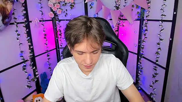 Ethan Rivers online show from October 2025 08:51:02 PM