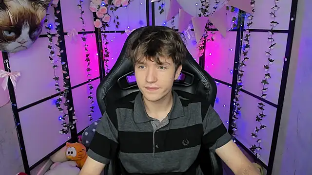 Ethan Rivers online show from October 2025 08:53:02 PM