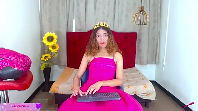 luisa  torres online show from November 2025 03:17:01 AM