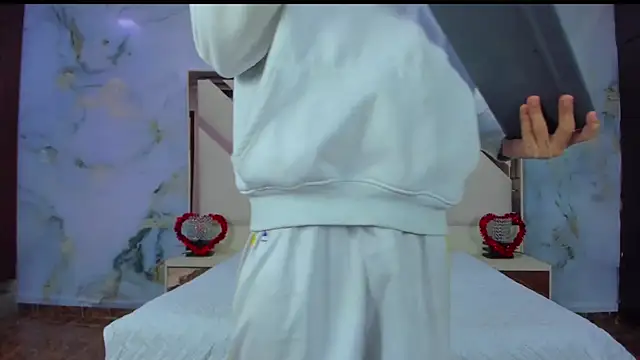 Nice boy18  online show from September 2025 12:10:02 PM