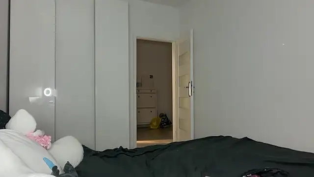 Snapshot of FluffySlutt chatting on October 2025 11:03:02 PM FluffySlutt online show from October 2025 11:03:02 PM