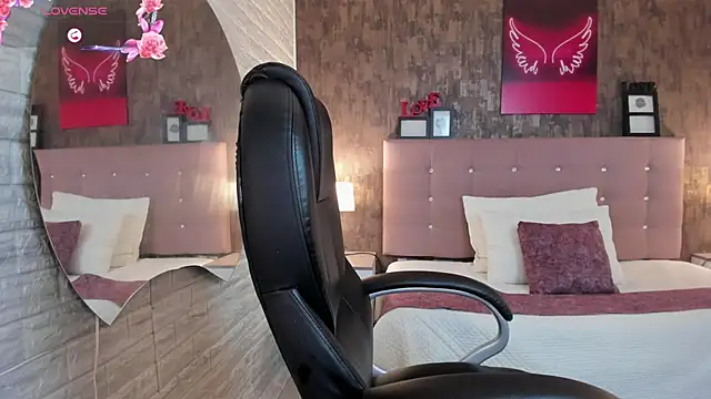 luna  dance online show from September 2025 03:50:02 AM