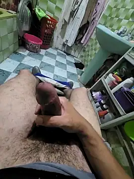 Snapshot of WelloffUpthrow chatting on September 2025 07:50:01 PM WelloffUpthrow online show from September 2025 07:50:01 PM