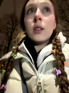 Snapshot of FroggyAnna chatting on November 2025 04:40:02 PM FroggyAnna online show from November 2025 04:40:02 PM