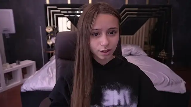 AnnaPearl online show from October 2025 08:09:02 PM