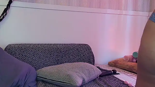 Snapshot of TheNaturalistX chatting on September 2025 02:49:02 PM TheNaturalistX online show from September 2025 02:49:02 PM