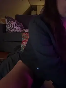 Snapshot of TheNaturalistX chatting on November 2025 07:47:01 PM TheNaturalistX online show from November 2025 07:47:01 PM