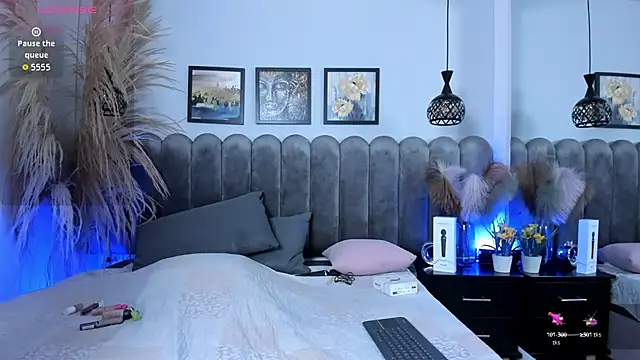 Valery Rosse   online show from October 2025 12:50:01 PM