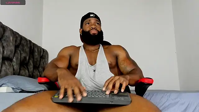 Snapshot of james_musclebbc chatting on April 2026 09:26:02 PM james musclebbc online show from April 2026 09:26:02 PM
