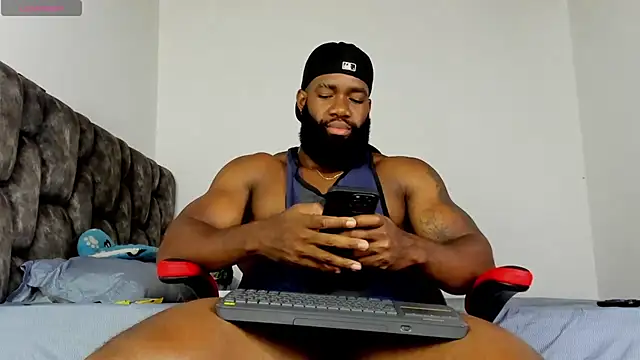 Snapshot of james_musclebbc chatting on April 2026 01:30:01 AM james musclebbc online show from April 2026 01:30:01 AM