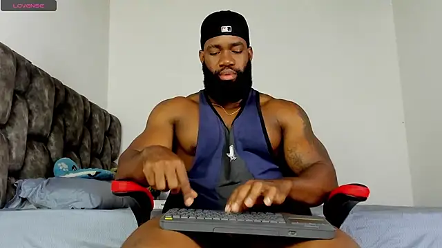 Snapshot of james_musclebbc chatting on April 2026 09:15:02 AM james musclebbc online show from April 2026 09:15:02 AM