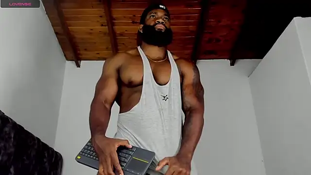 Snapshot of james_musclebbc chatting on April 2026 01:41:02 PM james musclebbc online show from April 2026 01:41:02 PM