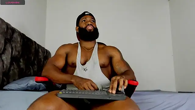 Snapshot of james_musclebbc chatting on May 2026 12:16:02 AM james musclebbc online show from May 2026 12:16:02 AM