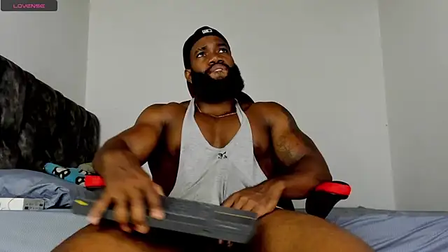 Snapshot of james_musclebbc chatting on May 2026 11:31:02 AM james musclebbc online show from May 2026 11:31:02 AM