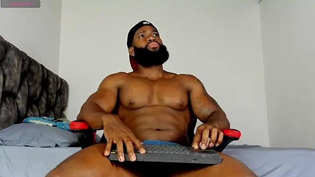 Snapshot of james_musclebbc chatting on May 2026 02:02:02 PM james musclebbc online show from May 2026 02:02:02 PM